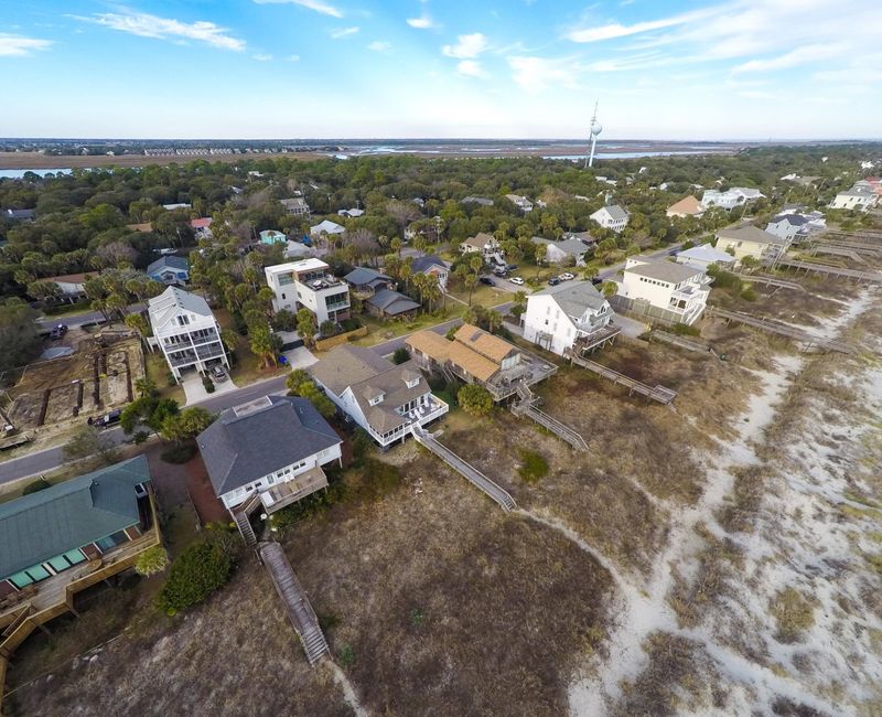 315 E Arctic Ave, Folly Beach, SC 29439