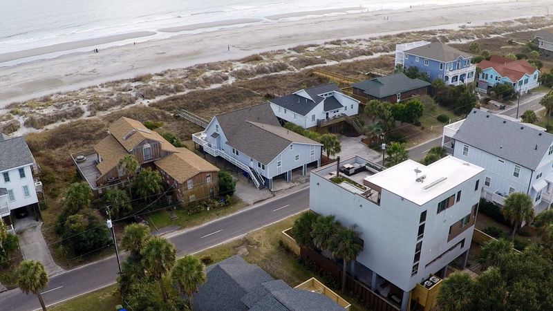 315 E Arctic Ave, Folly Beach, SC 29439