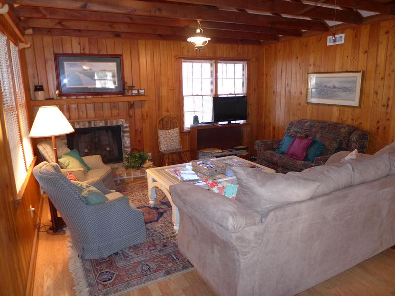 698 Outback Ln, Edisto Island, SC 29438