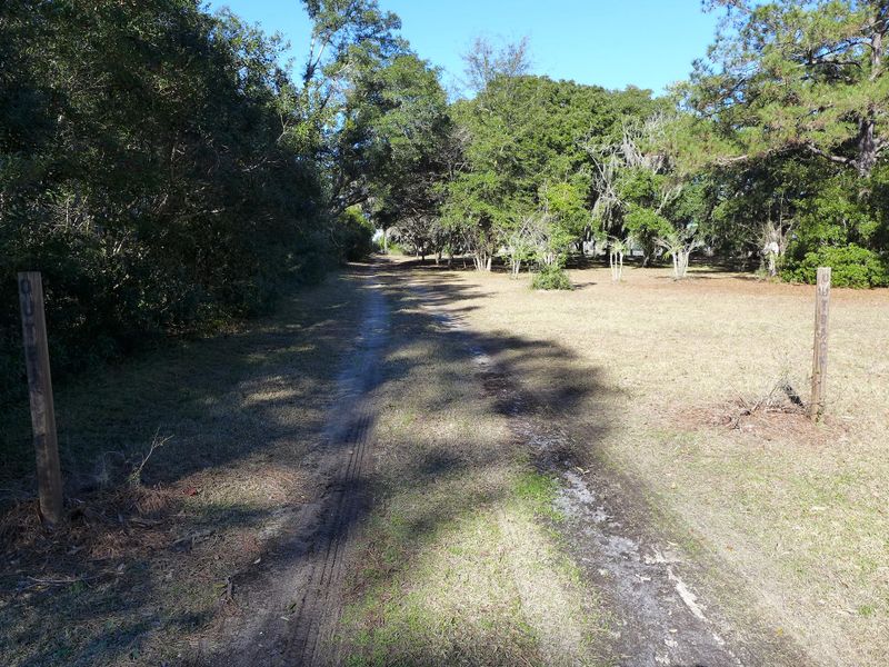 698 Outback Ln, Edisto Island, SC 29438