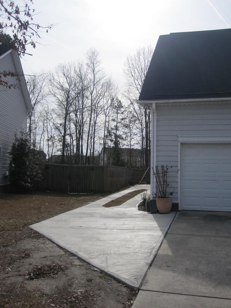 1409 Gemstone Blvd, Hanahan, SC 29410