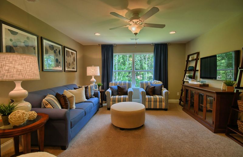 3067 Memorial Dr, Charleston, SC 29414