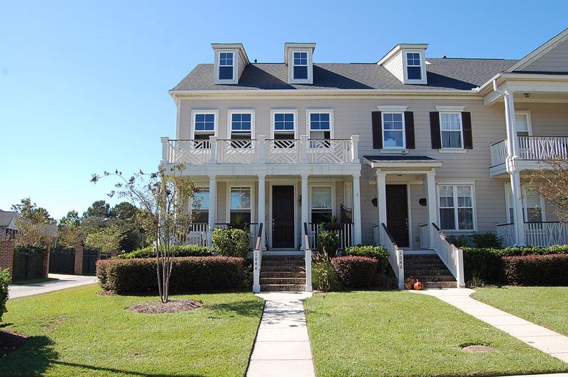1044 Zinser Ln, Mount Pleasant, SC 29466