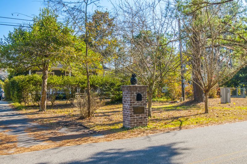 211 S Laurel St, Summerville, SC 29483