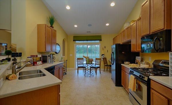475 Whispering Breeze Ln, Summerville, SC 29483