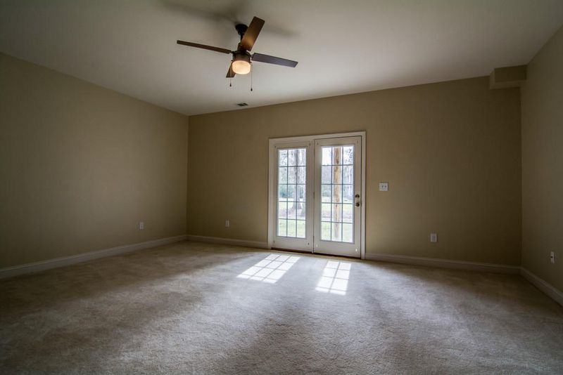 4520 Great Oak Dr, North Charleston, SC 29418