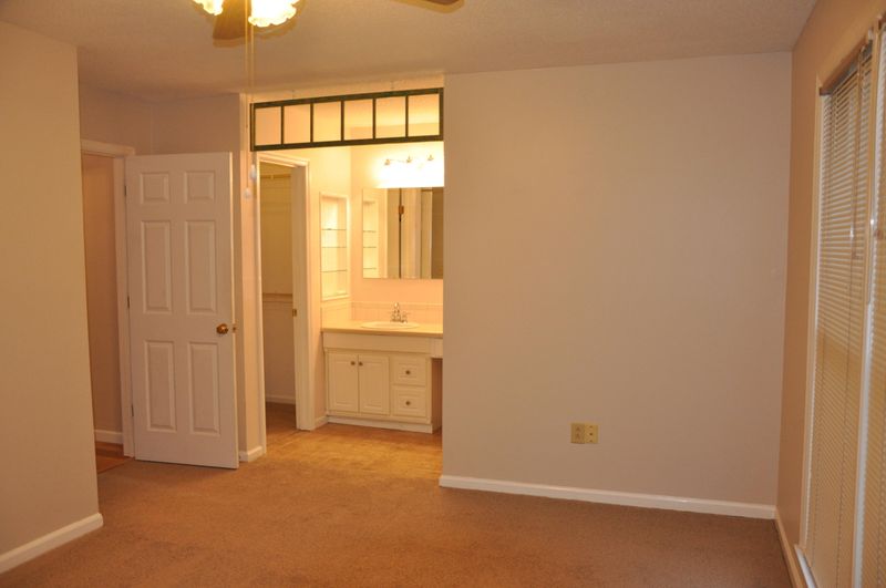 35 Oak Grove Rd, Goose Creek, SC 29445