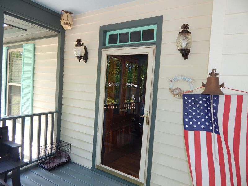 7946 Averyt Dr, Edisto Island, SC 29438