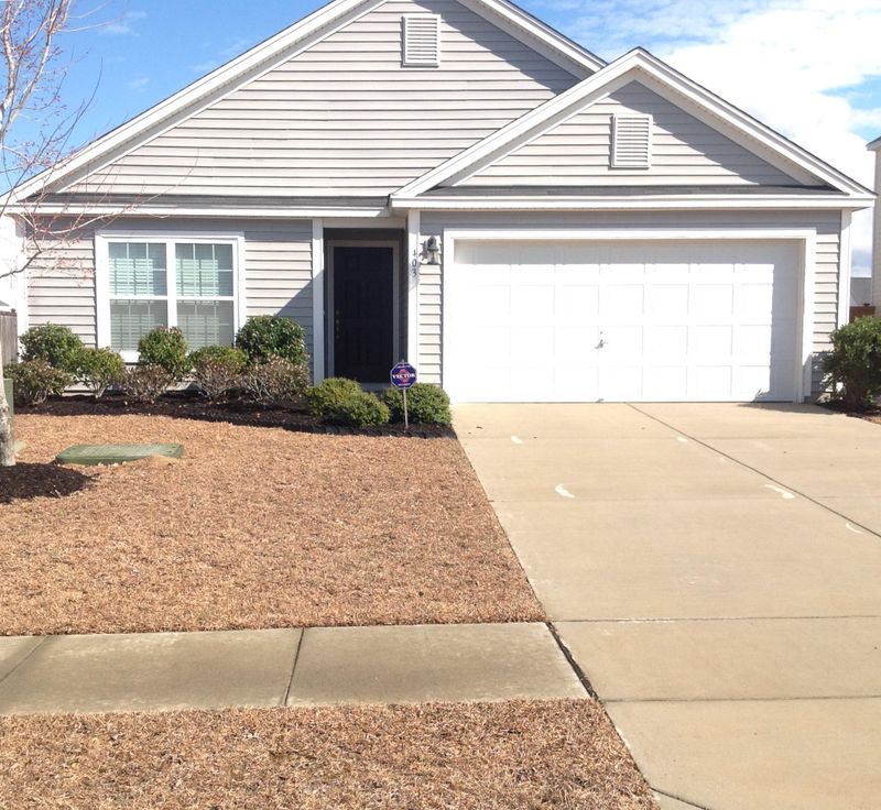 403 Lakewind Dr, Moncks Corner, SC 29461