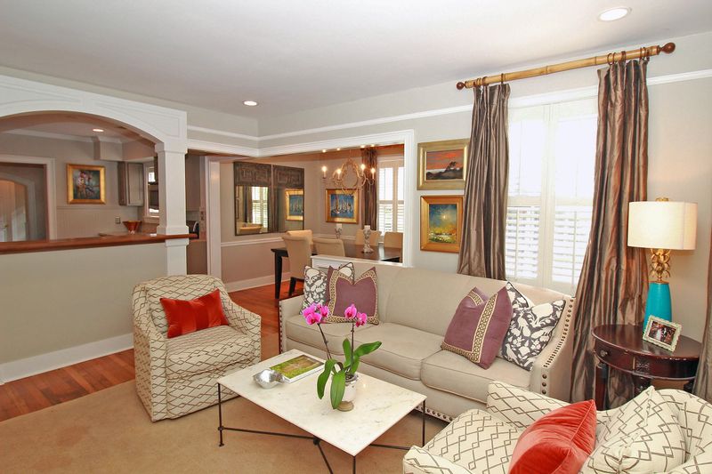 10 Campbell Dr, Charleston, SC 29407