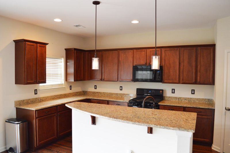 533 Crossland Dr, Moncks Corner, SC 29461