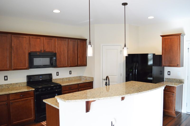 533 Crossland Dr, Moncks Corner, SC 29461