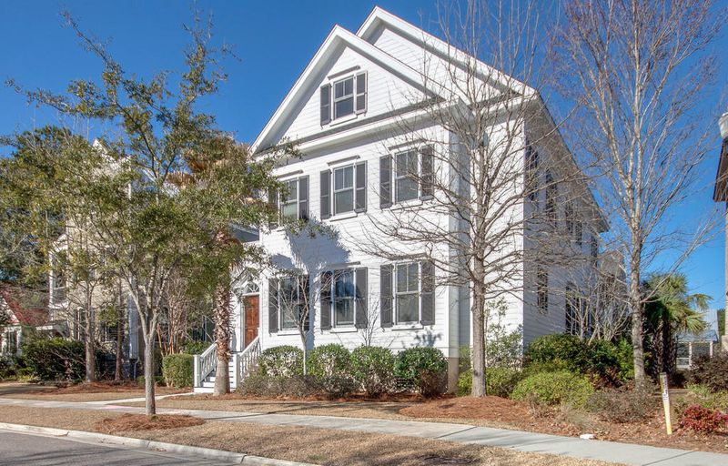139 King George St, Daniel Island, SC 29492