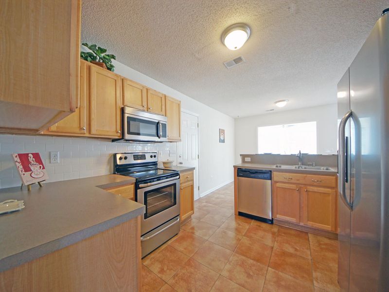 521 Beverly Dr, Summerville, SC 29485
