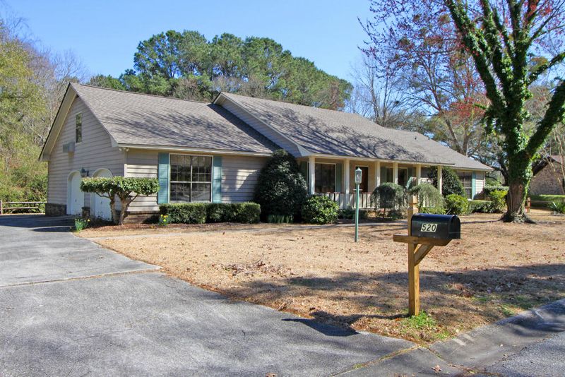 520 E Wimbledon Dr, James Island, SC 29412