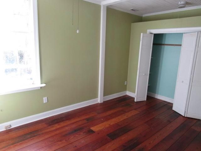 822 Pinckney St, Mcclellanville, SC 29458