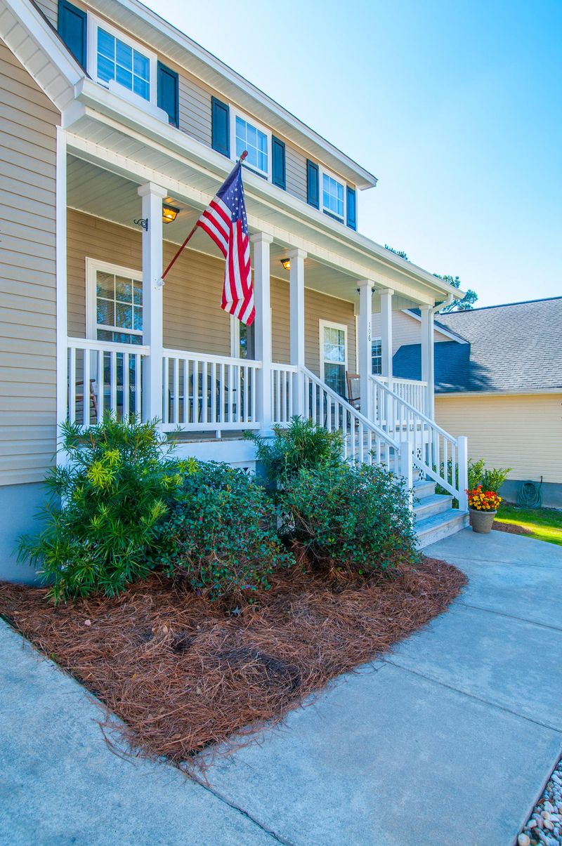 106 Heatherlock St, Hanahan, SC 29410