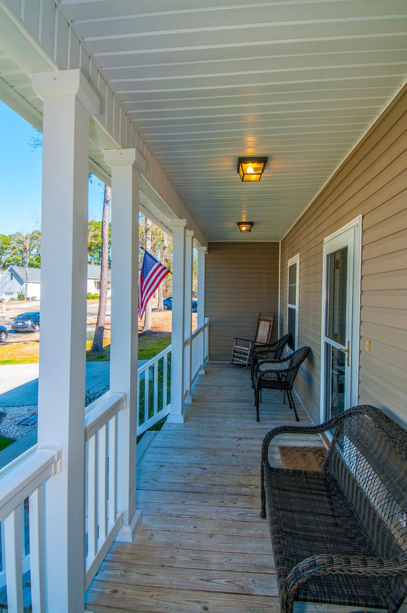 106 Heatherlock St, Hanahan, SC 29410
