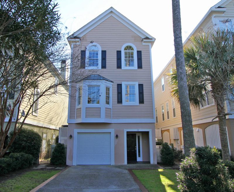22 Commons Ct, Isle Of Palms, SC 29451