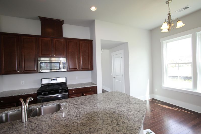 423 Eliston St, Summerville, SC 29486