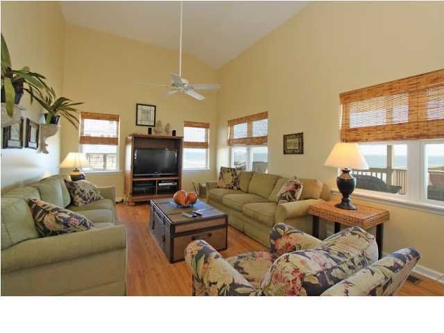 1211 E Arctic Ave, Folly Beach, SC 29439