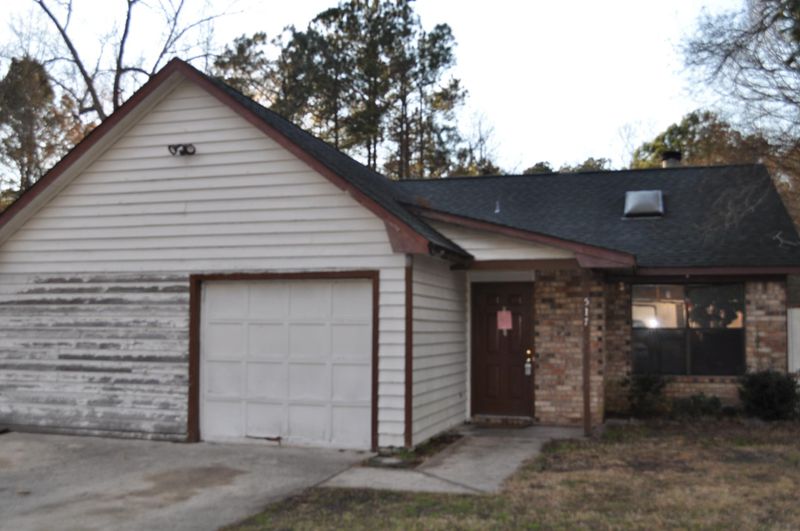 517 Temple Rd, Ladson, SC 29456