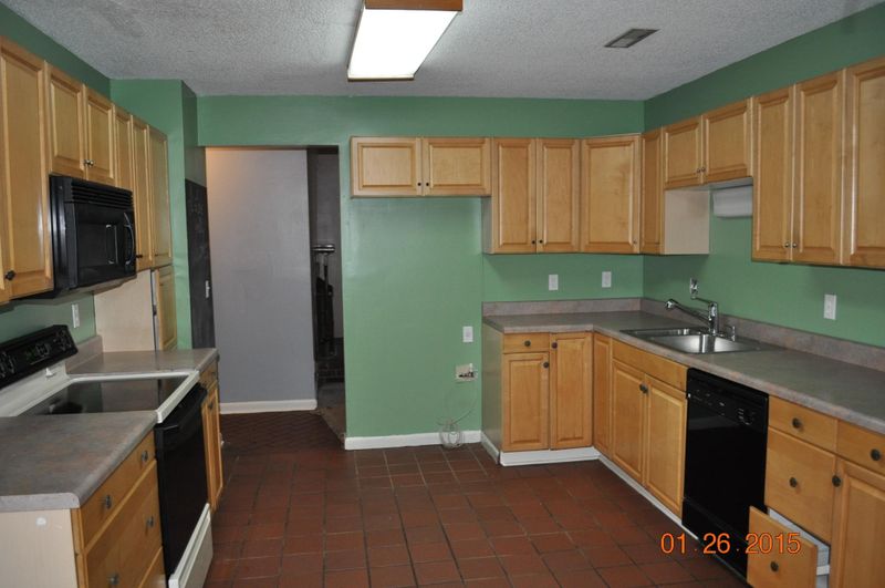517 Temple Rd, Ladson, SC 29456