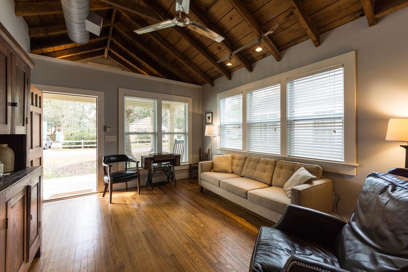 213 Collingwood Ave, Charleston, SC 29407