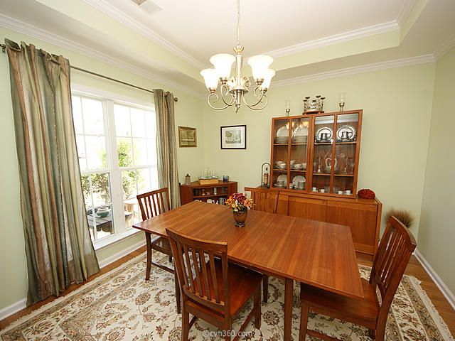 7525 Whispering Oak Dr, Hanahan, SC 29410