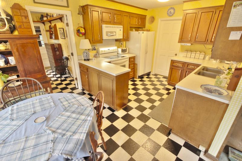 37 Markfield Dr, Charleston, SC 29407