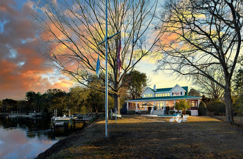 1137 River Rd, Johns Island, SC 29455