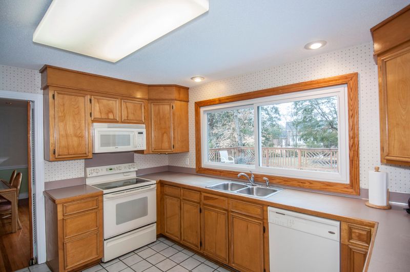 33 Still Shadow Dr, Charleston, SC 29414