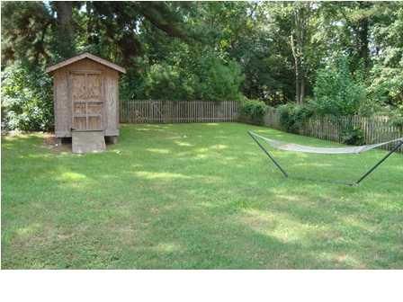 1329 Vine St, Charleston, SC 29407