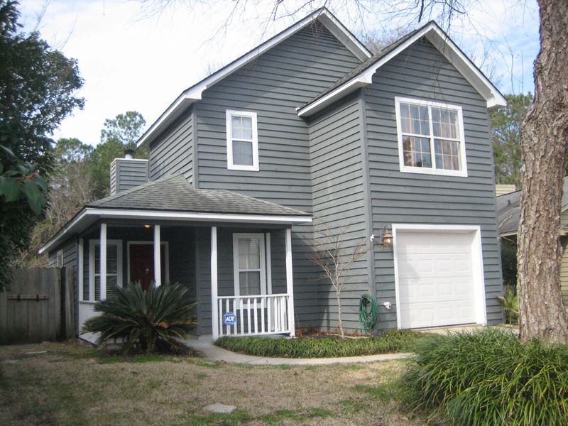 1271 Llewellyn Rd, Mount Pleasant, SC 29464