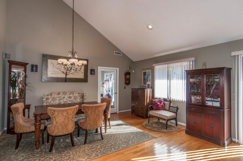 1544 Headquarters Plantation Dr, Johns Island, SC 29455