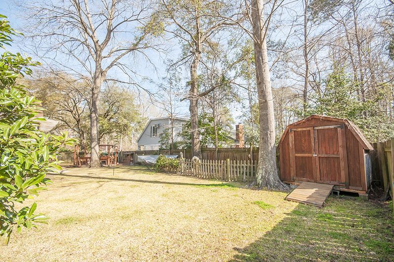105 Runnymede Ln, Summerville, SC 29485