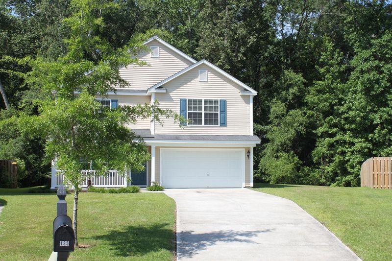 135 Ducane St, Summerville, SC 29483