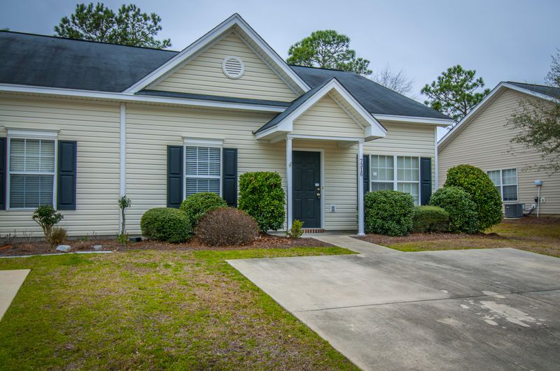 7316 Stoney Moss Dr, Hanahan, SC 29410