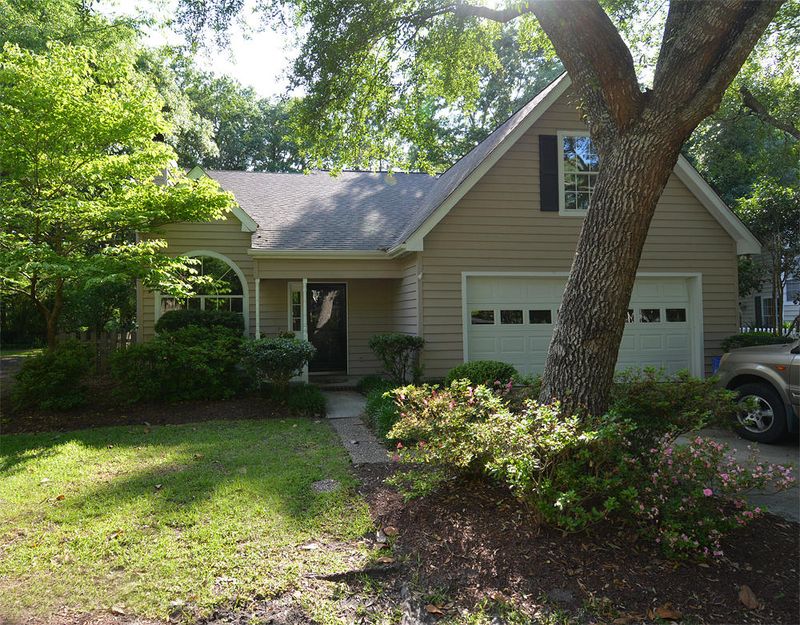 1938 Tison Ln, Mount Pleasant, SC 29464