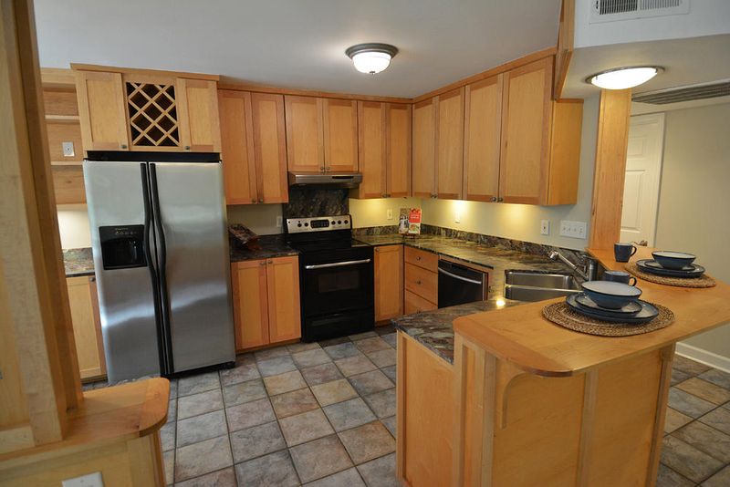 1938 Tison Ln, Mount Pleasant, SC 29464