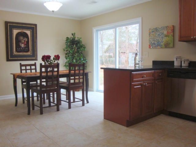 111 Village Green Cir, Summerville, SC 29483