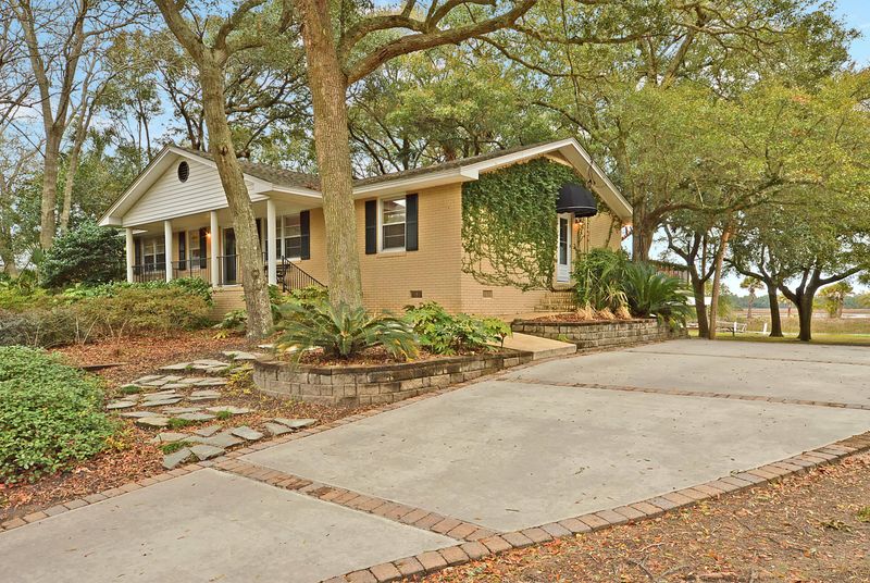 1560 Oak Island Dr, Charleston, SC 29412