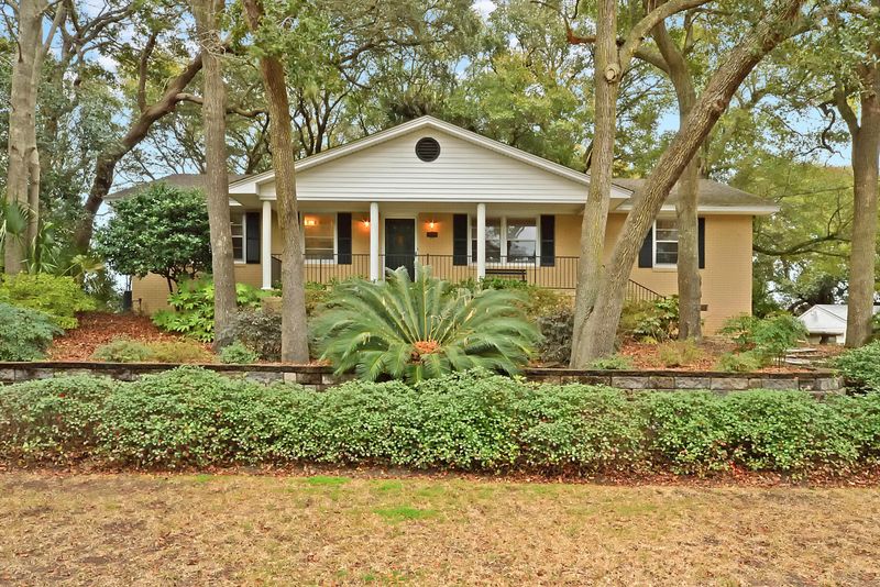 1560 Oak Island Dr, Charleston, SC 29412