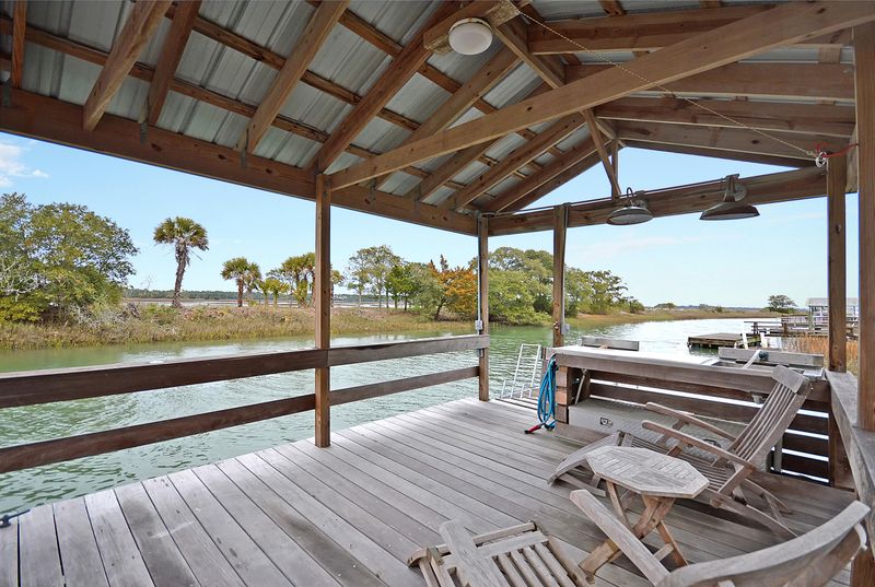 1560 Oak Island Dr, Charleston, SC 29412