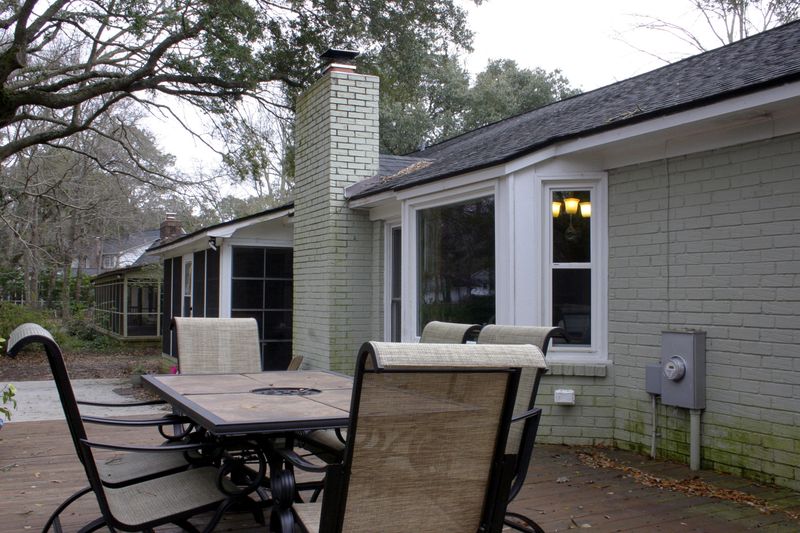 1032 Governors Rd, Mount Pleasant, SC 29464