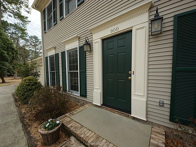 900 Essex Dr, Summerville, SC 29485