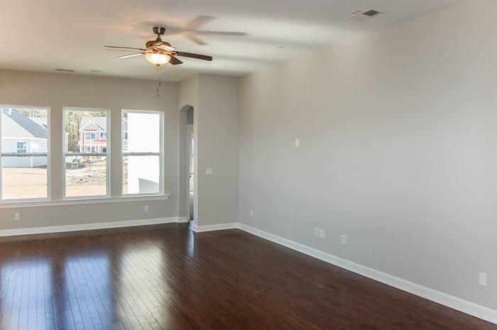 576 Crossland Dr, Moncks Corner, SC 29461