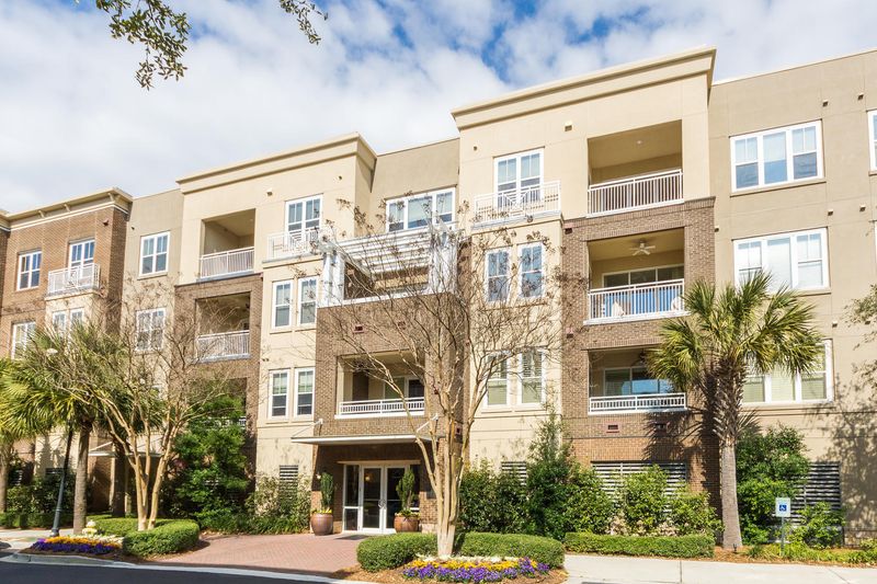 200 River Landing Dr #F210, Daniel Island, SC 29492