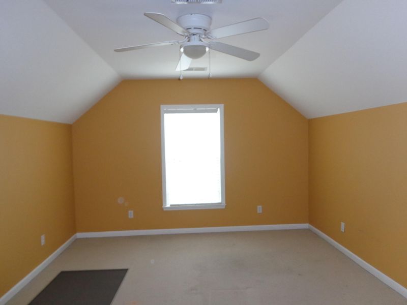 106 Southernwood Dr, Ladson, SC 29456