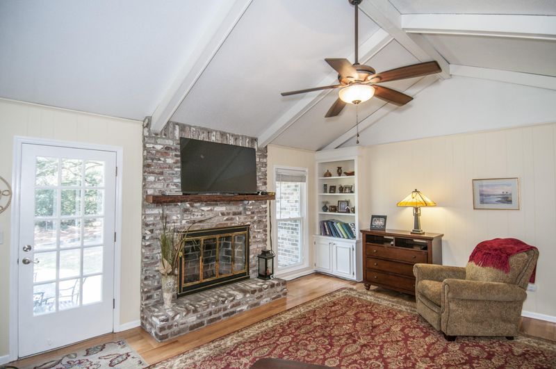962 Orange Grove Rd, Charleston, SC 29407